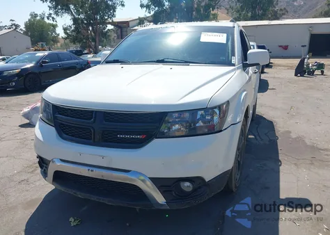 2018 Dodge Journey Crossroad z USA, uszkodzony, nr VIN 3C4PDCGG6JT476622